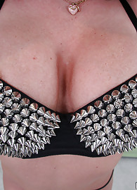 Nikki Delano Photo 3