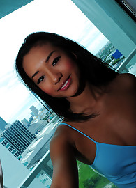 Alina Li Photo 6