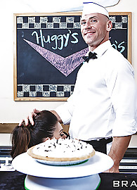 Alison Tyler Photo 6