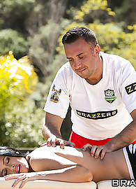 Aryana Augustine Photo 8