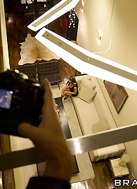 Esperanza Gomez Photo 9