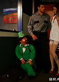 Hailey Young Photo 6