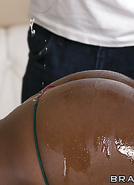 Jasmine Webb Photo 8