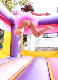 Mischa Brooks Photo 7