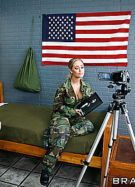 Nicole Aniston Photo 8