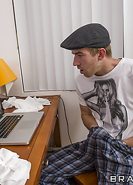 Nikita Von James Photo 8