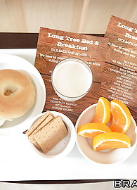 Samantha Ryan Photo 7