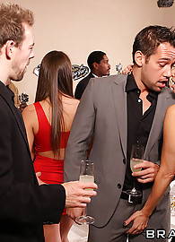 Vanilla Deville Photo 12