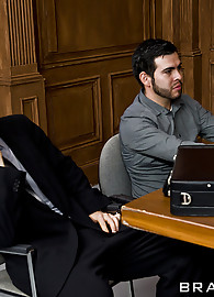 Veronica Avluv Photo 11