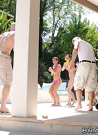 Mischa Brooks Photo 8