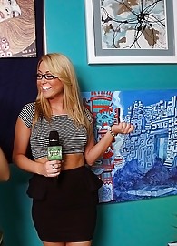 Adrianna Lynn Photo 2