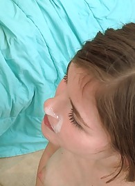 Lara Brookes Photo 15