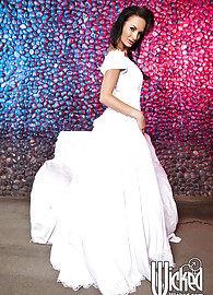 Alektra Blue Photo 1