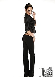 Alektra Blue Photo 3