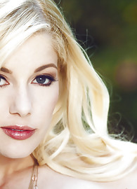 Charlotte Stokely Photo 9