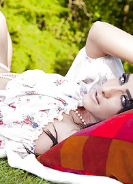 Chloe Lovette Photo 2