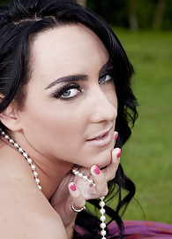 Chloe Lovette Photo 15