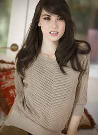Emily Grey Photo 1