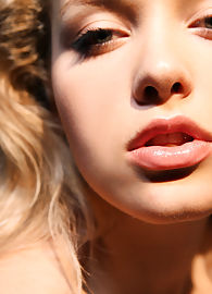 Alissa White Photo 18