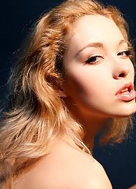 Alissa White Photo 19