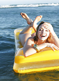 Alissa White Photo 1