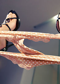 Ruth Medina Photo 11