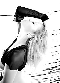 Alissa White Photo 14