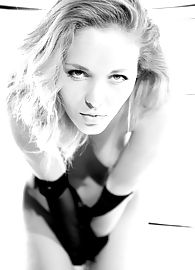 Alissa White Photo 16