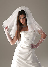 Little Caprice Photo 4