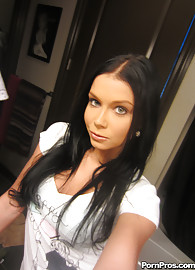 Victoria Blaze Photo 1