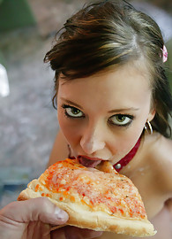 Ivy Winters Photo 20