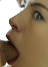 Veronica Radke Photo 16