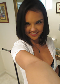 Dillion Harper Photo 1
