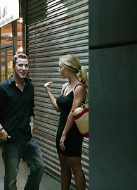 Nicole Aniston Photo 3