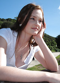 Holly Hansen Photo 3