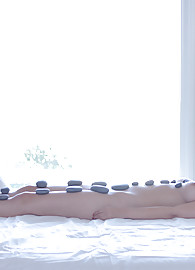 Karina White Photo 3