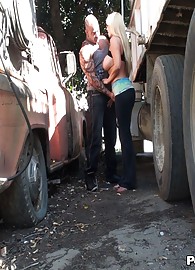 Karen Fisher Photo 3