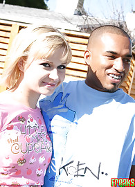 Aaralyn Barra Photo 1