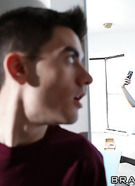 Ariella Ferrera Photo 8