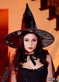 Ariana Marie Photo 1