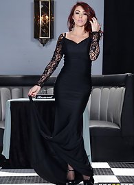 Kagney Linn Karter Photo 6