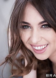 Riley Reid Photo 7