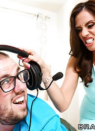 Ariella Ferrera Photo 8