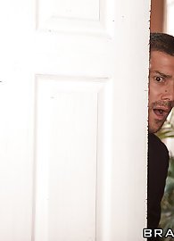 Sarah Vandella Photo 12