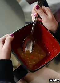 Brandi Love Photo 12