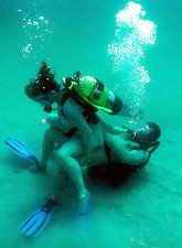 Green bikini MILF enjoys scuba diving and underwater fucking