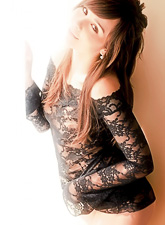 Ariel Rebel puts on a tiny and sexy mini dress which underlines her natural beauty.