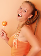 Dawson Miller reveals her obsession for orange color and big orange candies.