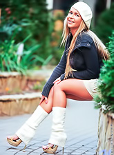 Smoking hot blonde gal Amanda Blake strips outdoors and shows her tight ass.