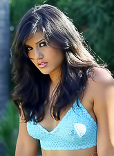 Sunny Leone takes her sexy blue lingerie off and shows us her round big jugs.